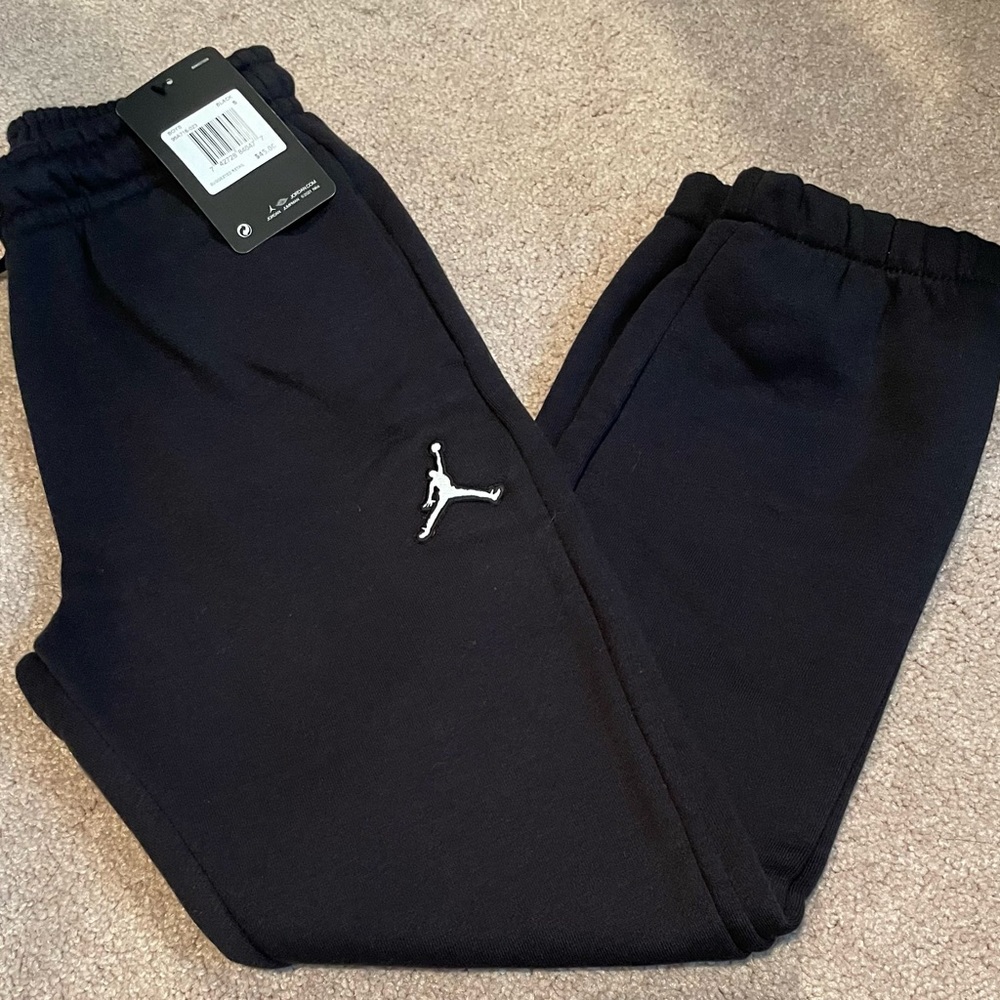 Nike Jordan sweatpants. Kids size small. NWT!!